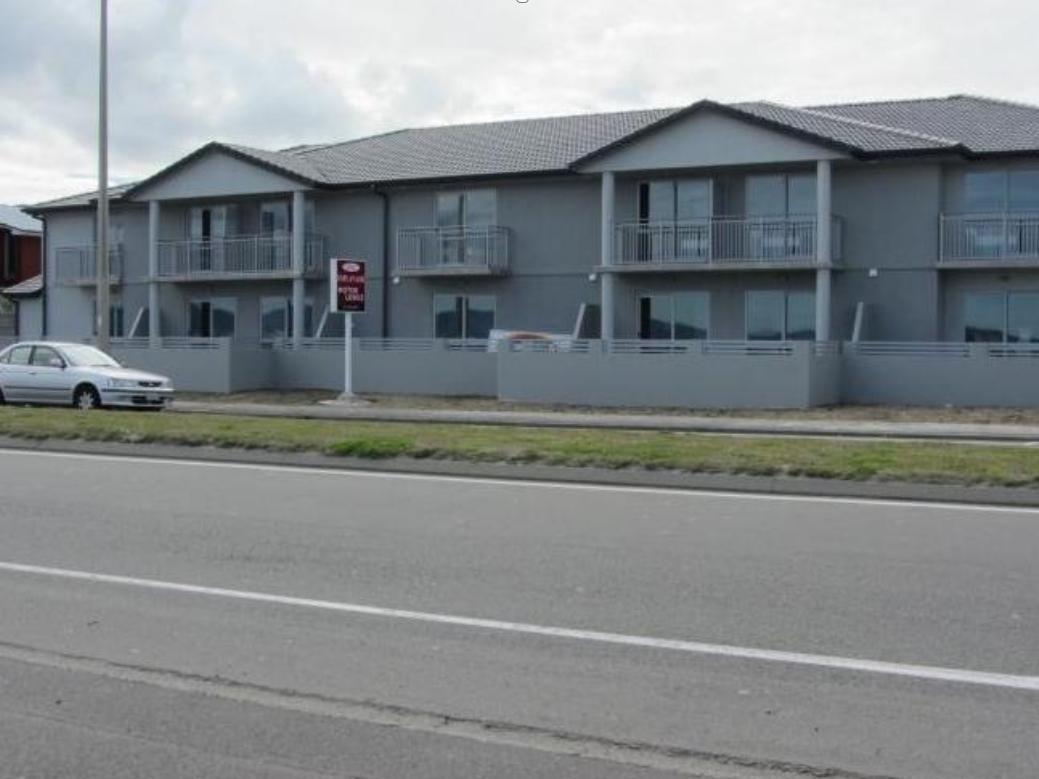 บีเค เอสพลานาด มอเตอร์ ลอดจ์ Motel โลเวอร์ฮัท ภายนอก รูปภาพ